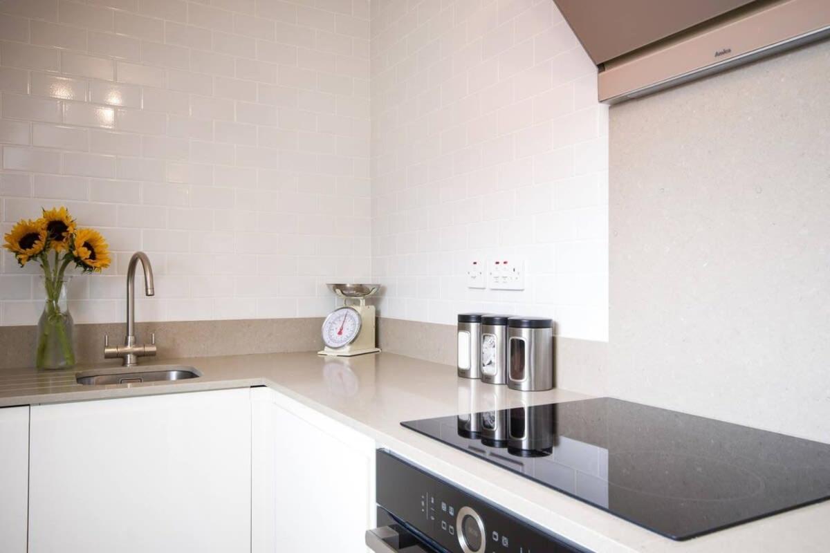 Modern In The Heart Of With Secure Underground Parking Apartment Oxford