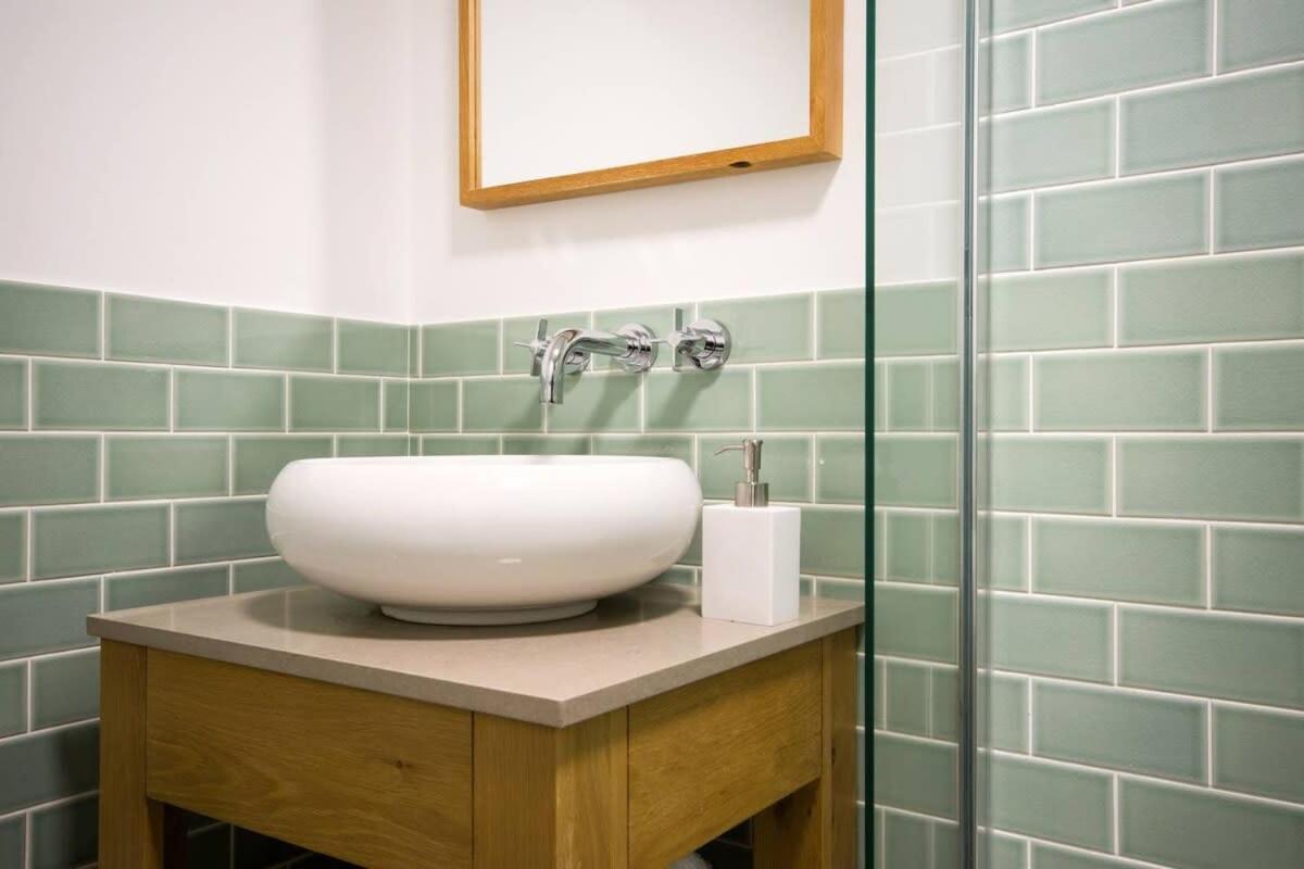 Modern In The Heart Of With Secure Underground Parking Apartamento