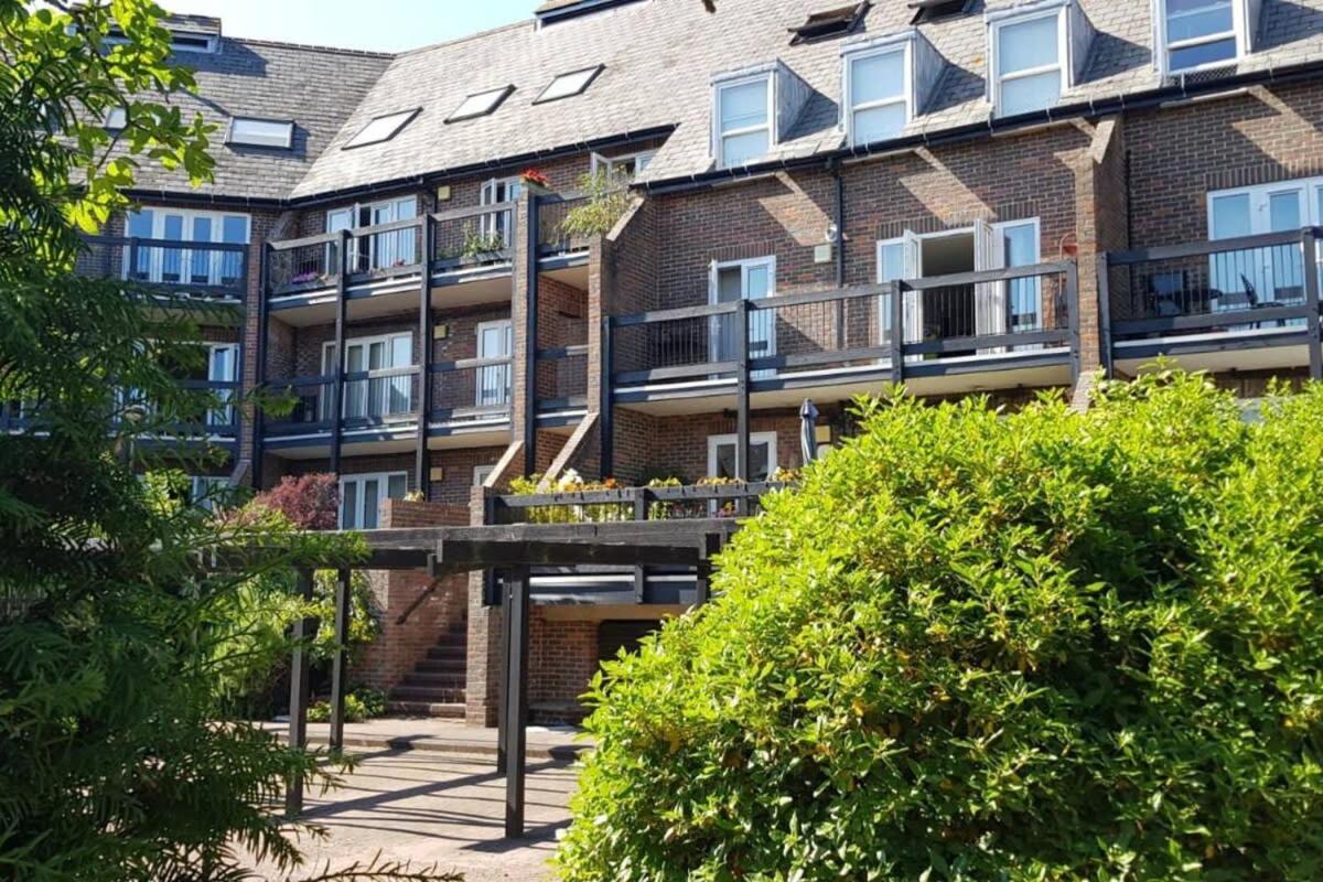 Modern In The Heart Of With Secure Underground Parking *